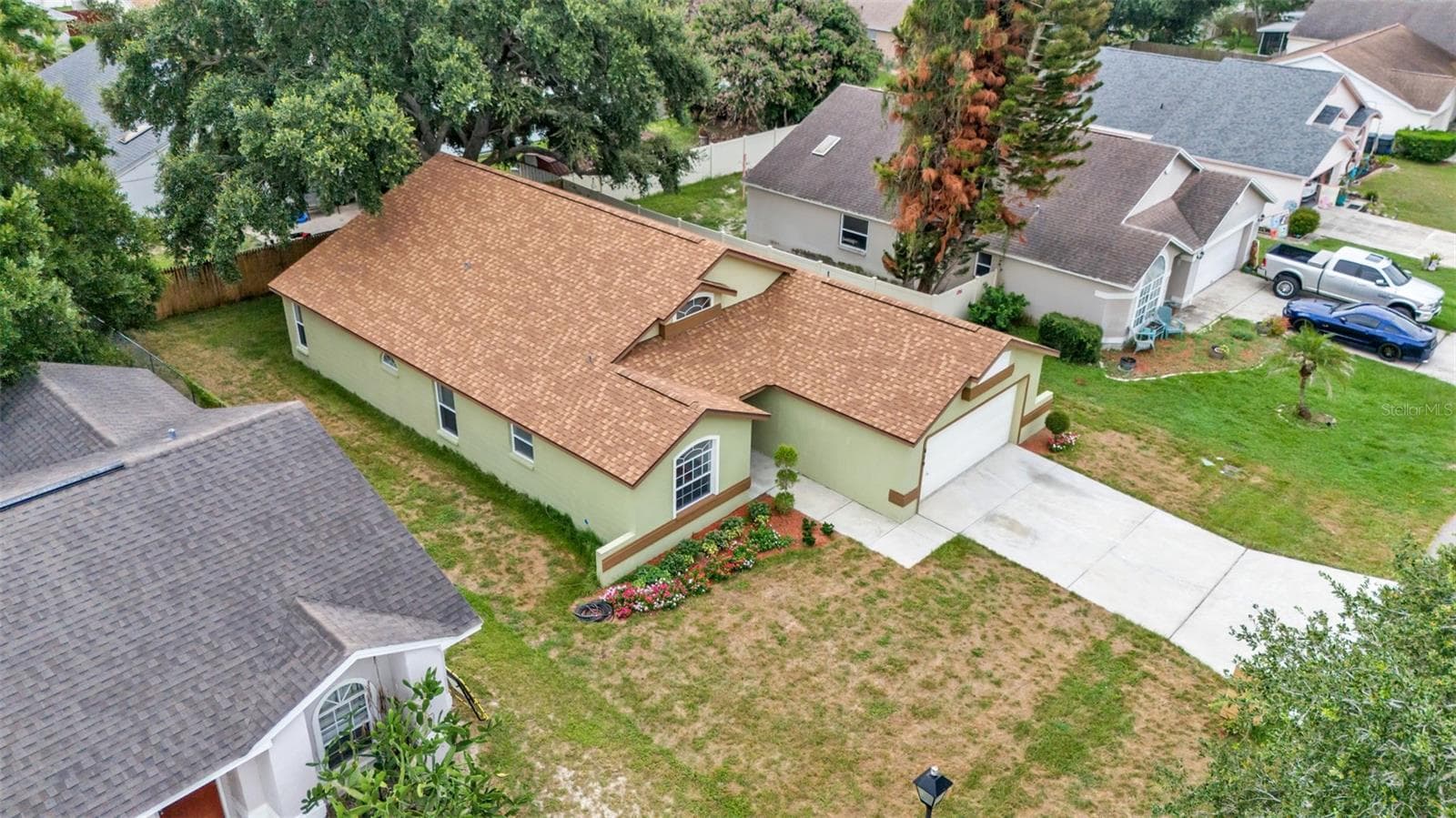 419 SAINT ANNS DR
