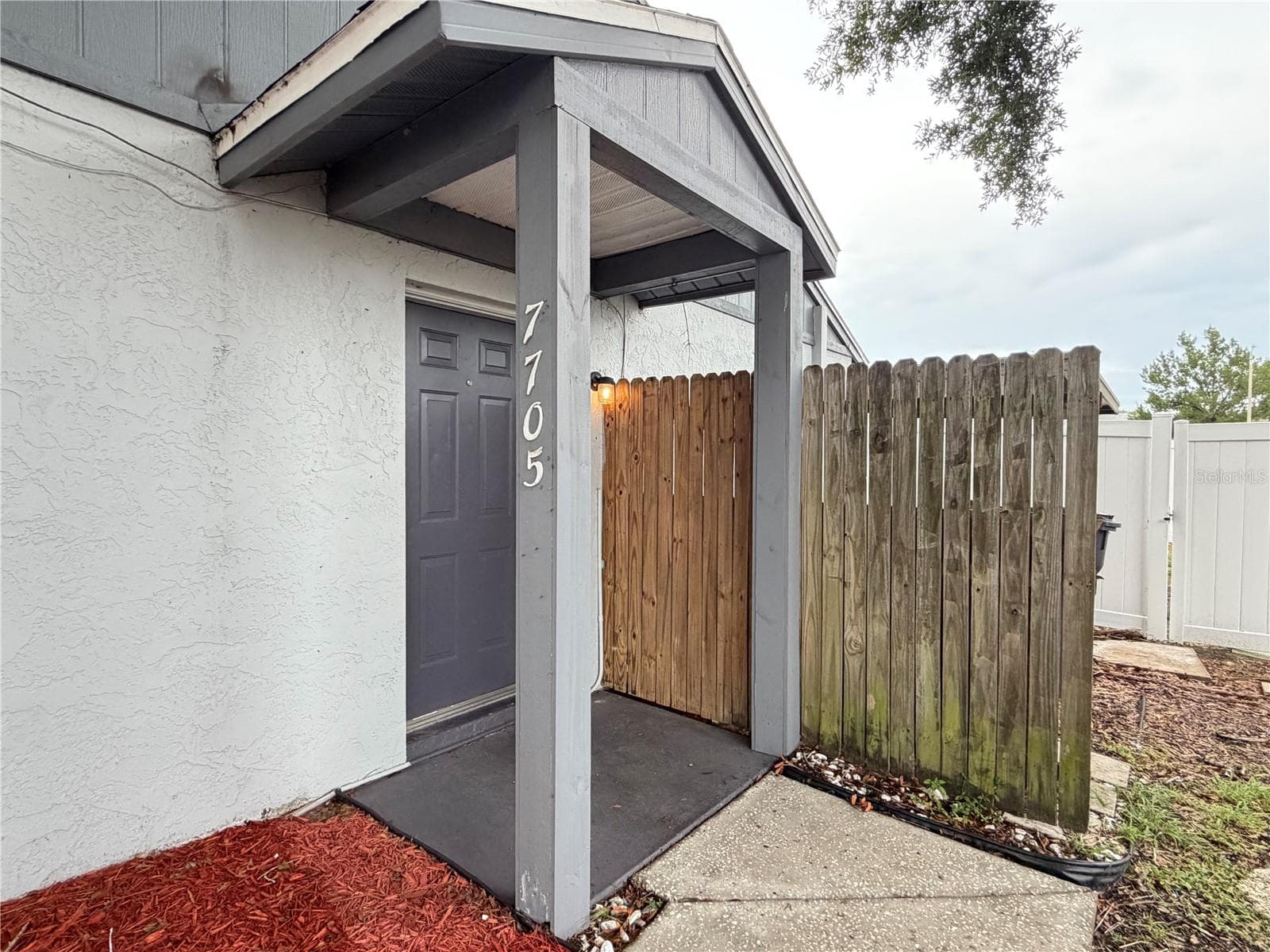 Single Family Residence at 7705 CITRONELLA CT, TAMPA, photo 2 of 22