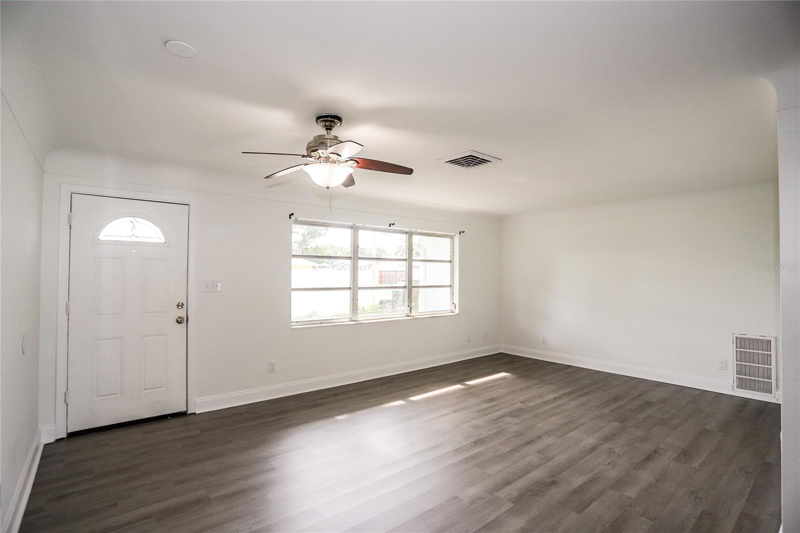 Living room - 10011 110TH ST, SEMINOLE