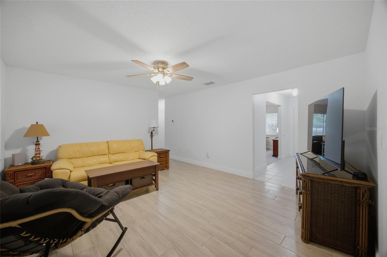 Single Family Residence at 2971 FOREST CIR, SEFFNER, photo 7 of 38