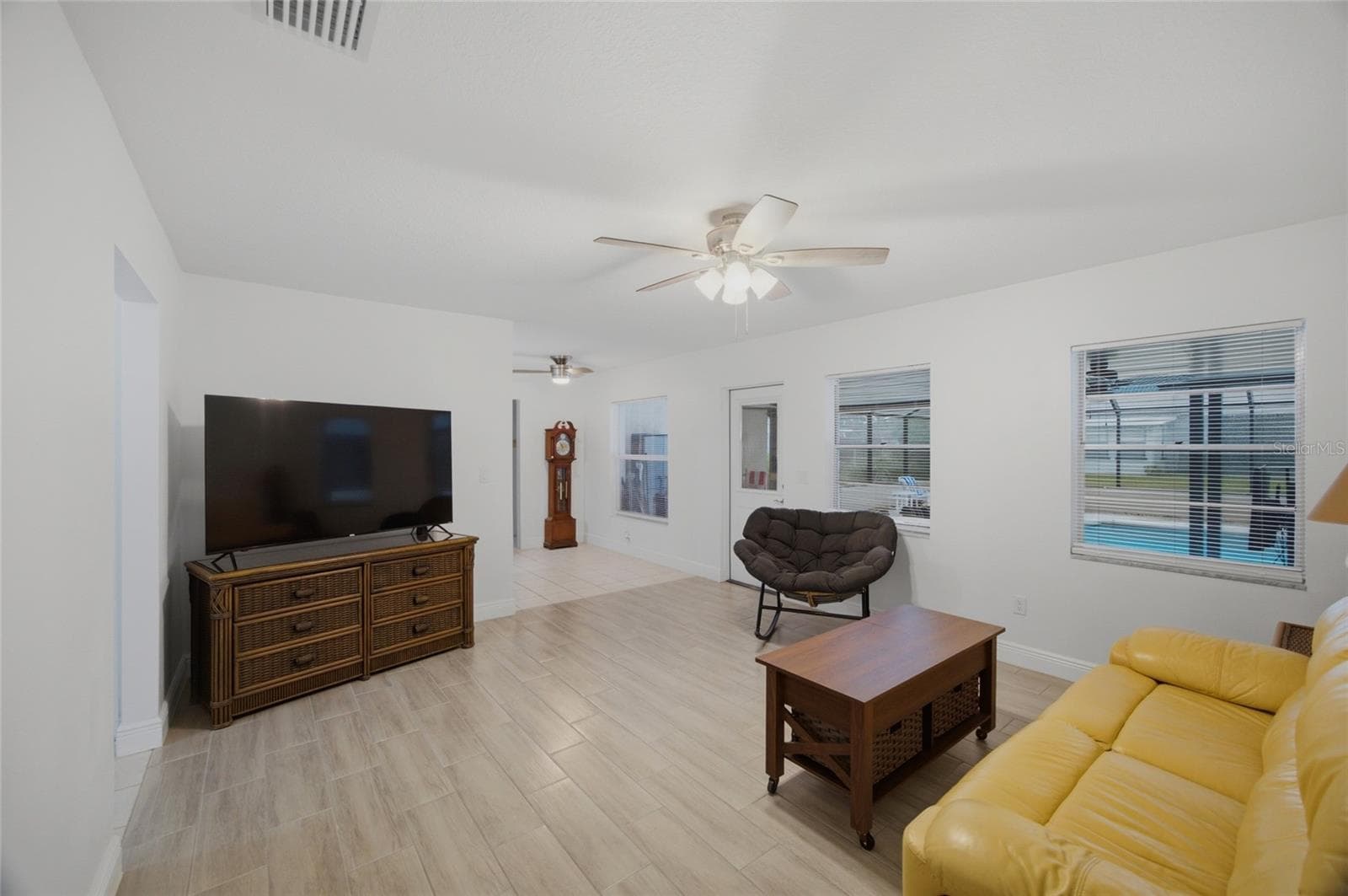 Single Family Residence at 2971 FOREST CIR, SEFFNER, photo 8 of 38