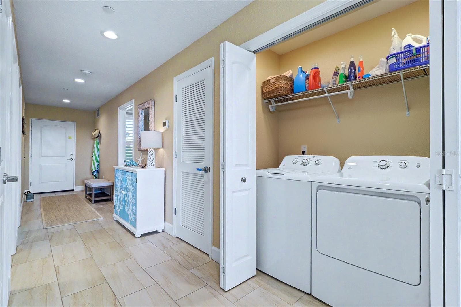 ... 3 Bedroom / 2 Bath / 1560 Sq Ft.. Circa 2017.. Hallway to Guest Bedrooms 2 and 3.. Full Guest Bath in Hallway on Left. REFER TO FLOORPLANS FOR INTERIOR LAYOUT.. REFER TO FEATURE SHEET FOR UPGRADES.. - 19519 GULF BLVD #202, INDIAN SHORES