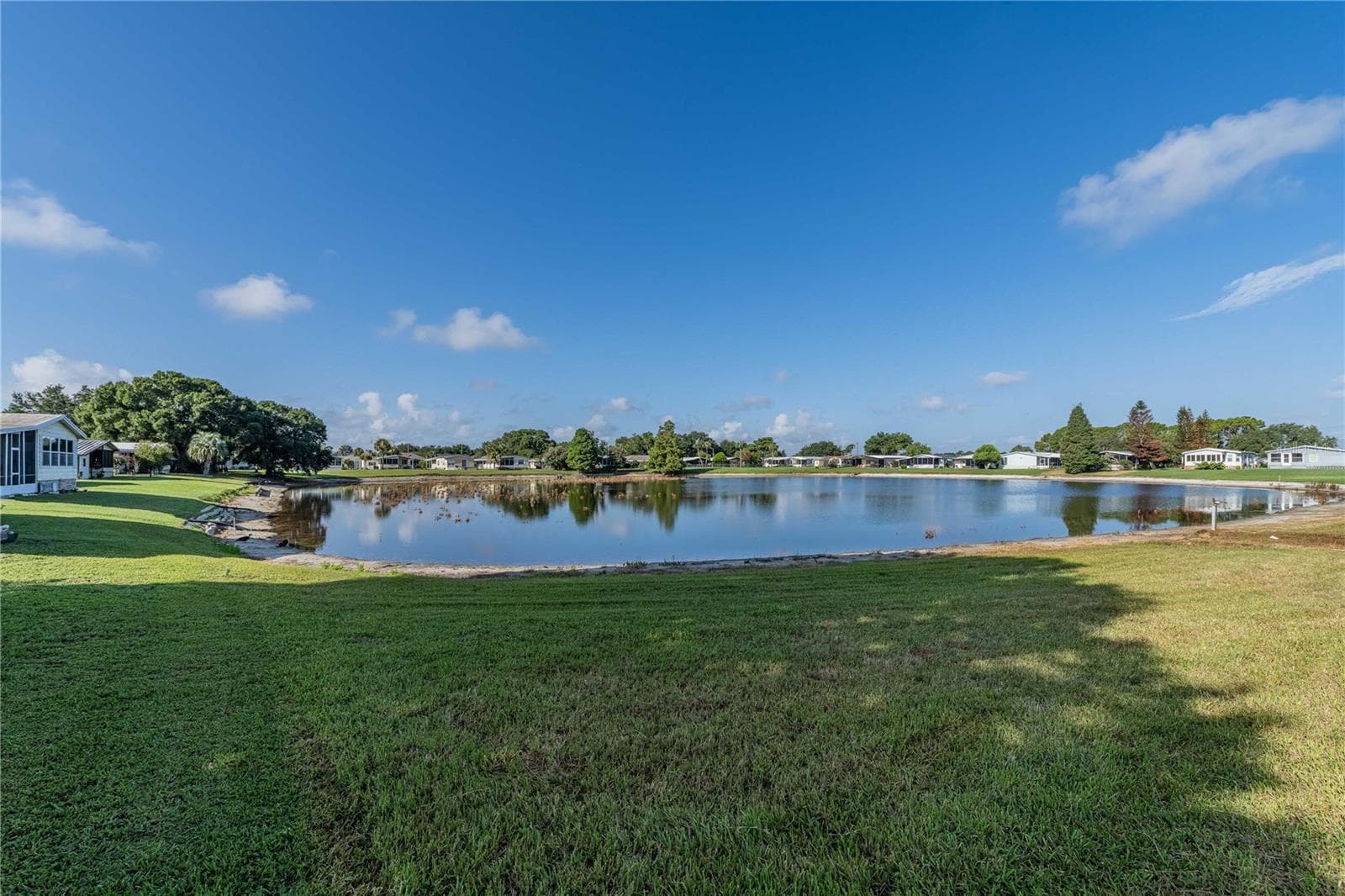 Manufactured Home at 489 VILLAGE CIR SW, WINTER HAVEN, photo 5 of 31