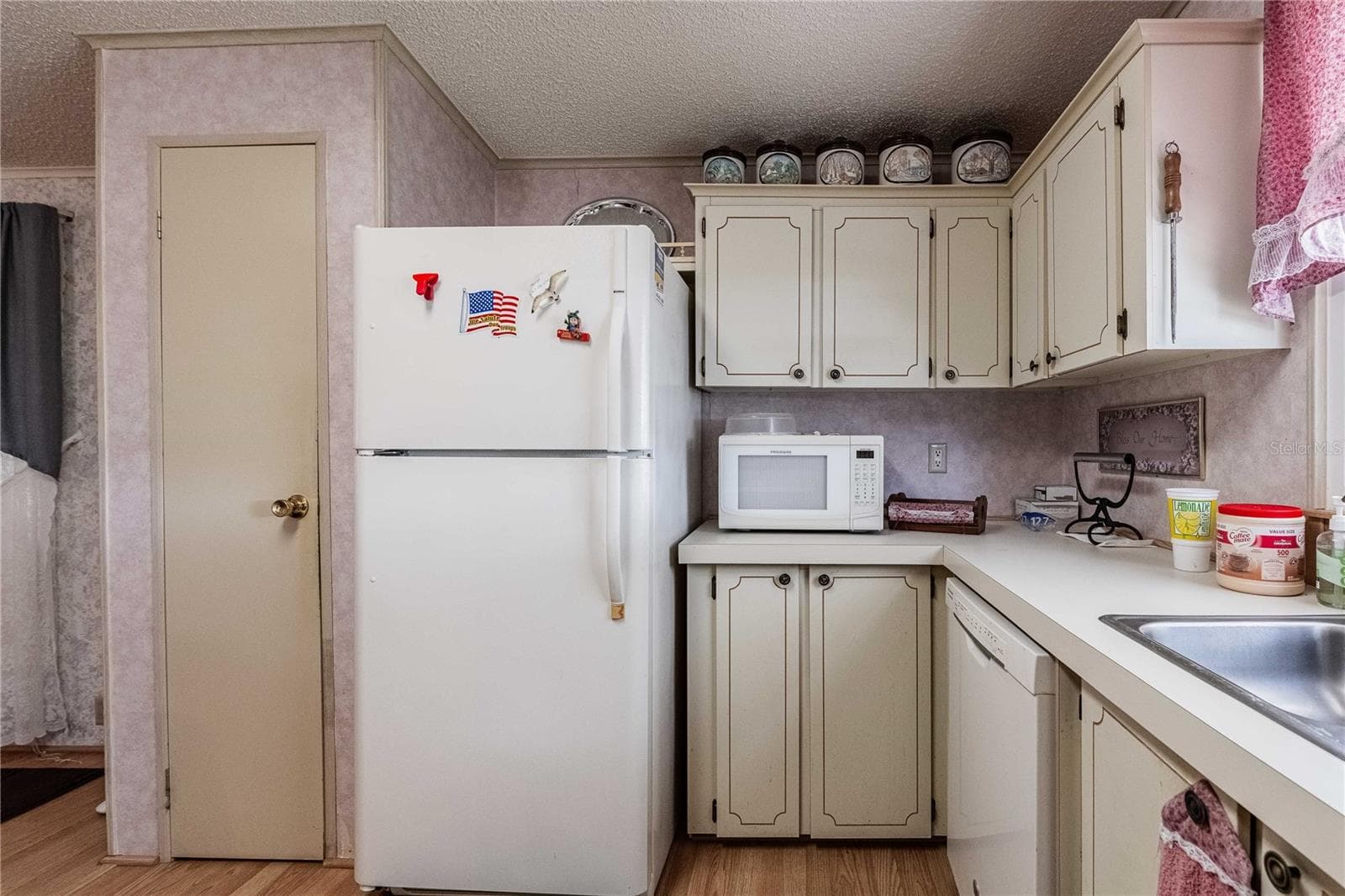 Manufactured Home at 489 VILLAGE CIR SW, WINTER HAVEN, photo 14 of 31