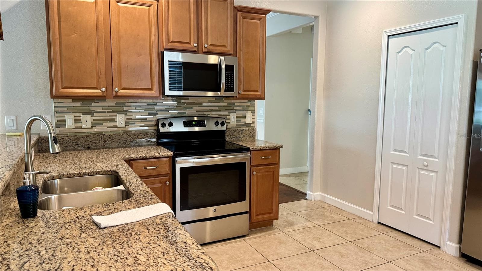 KITCHEN - 4056 SERENA LN, CLERMONT