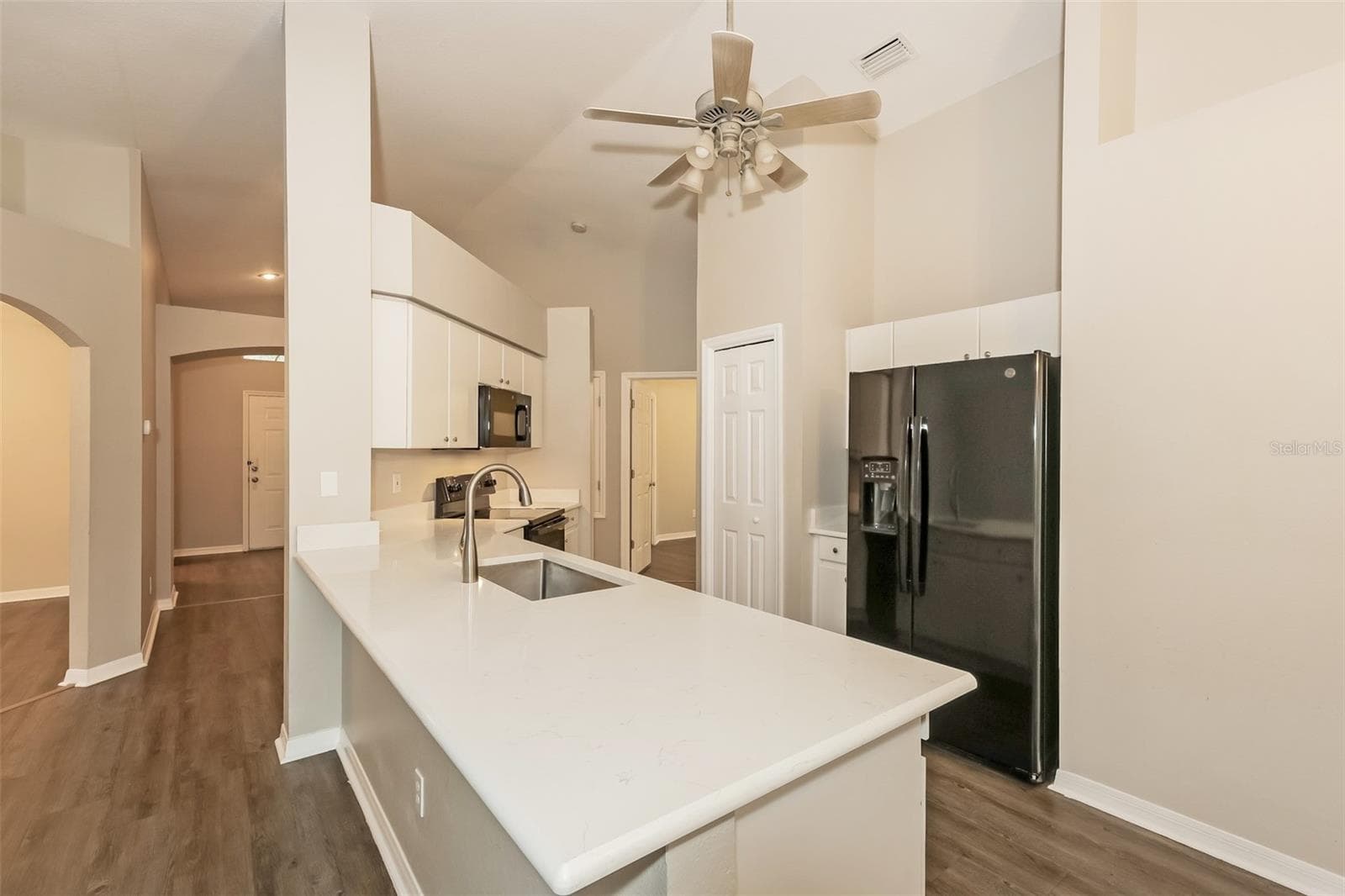 Single Family Residence at 823 ROCKY MOUNTAIN CT, VALRICO, photo 9 of 21