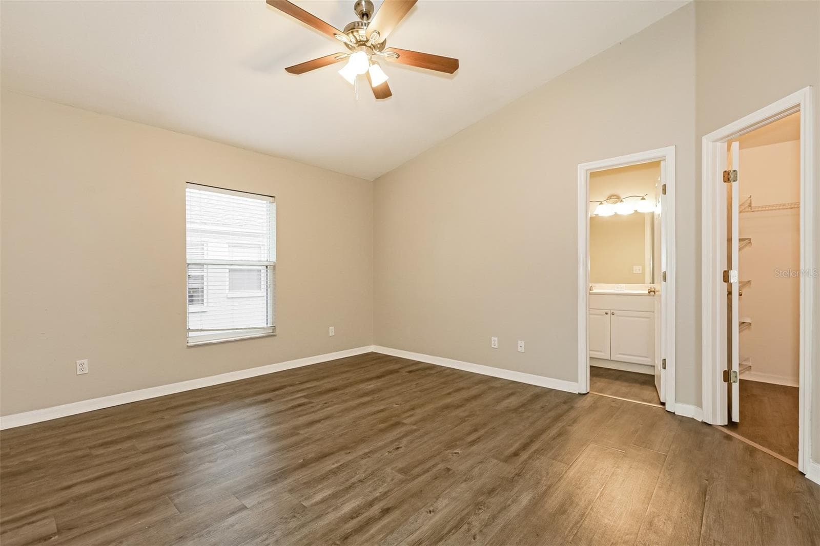 Single Family Residence at 823 ROCKY MOUNTAIN CT, VALRICO, photo 11 of 21