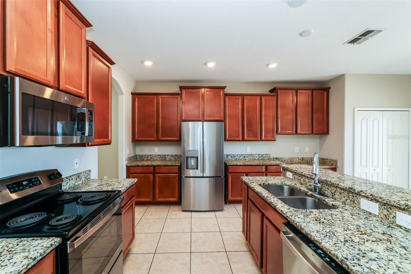 Single Family Residence at 2322 DOVESONG TRACE DR, RUSKIN, photo 8 of 22
