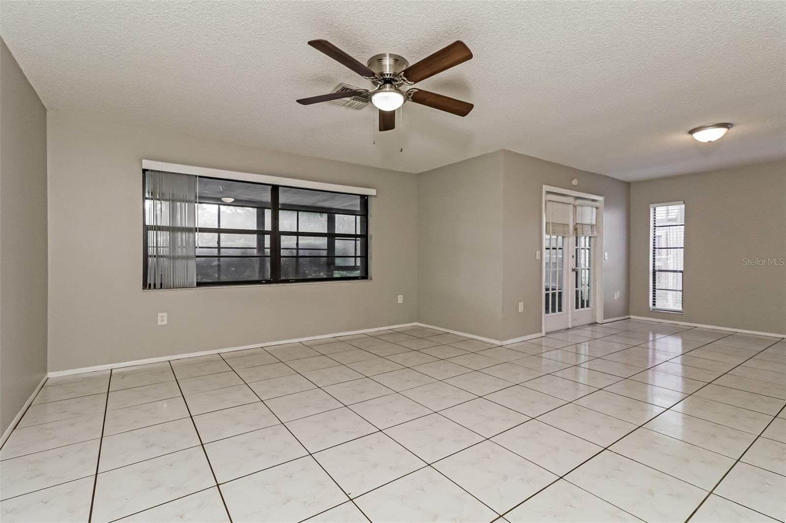 Single Family Residence at 11322 WOLF CT, PORT RICHEY, photo 3 of 21