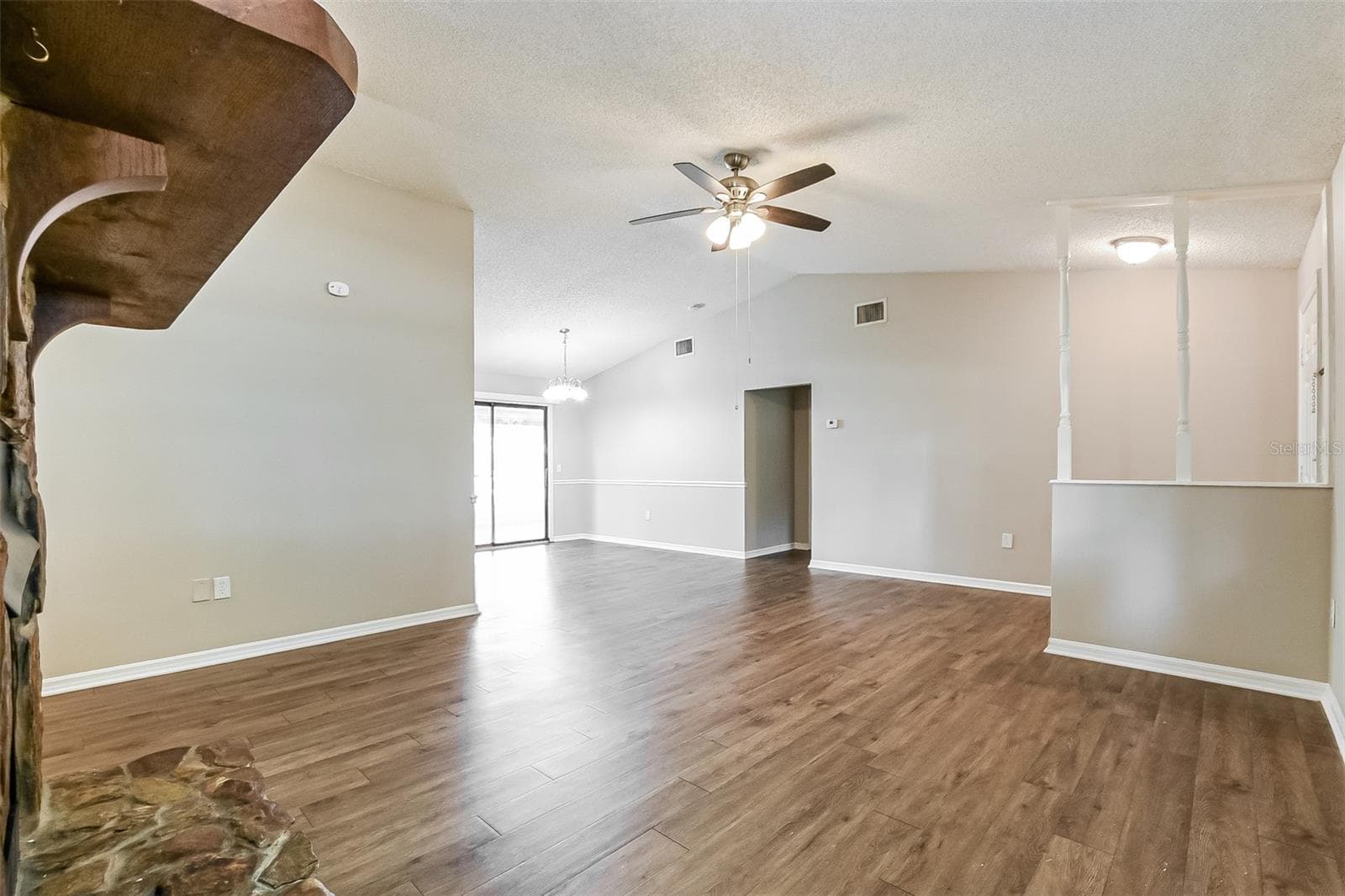 Single Family Residence at 1309 COVE PL, TAVARES, photo 3 of 20