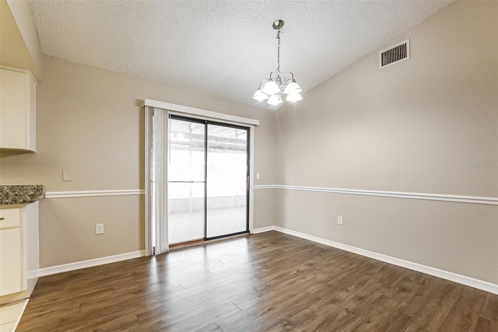 Single Family Residence at 1309 COVE PL, TAVARES, photo 6 of 20