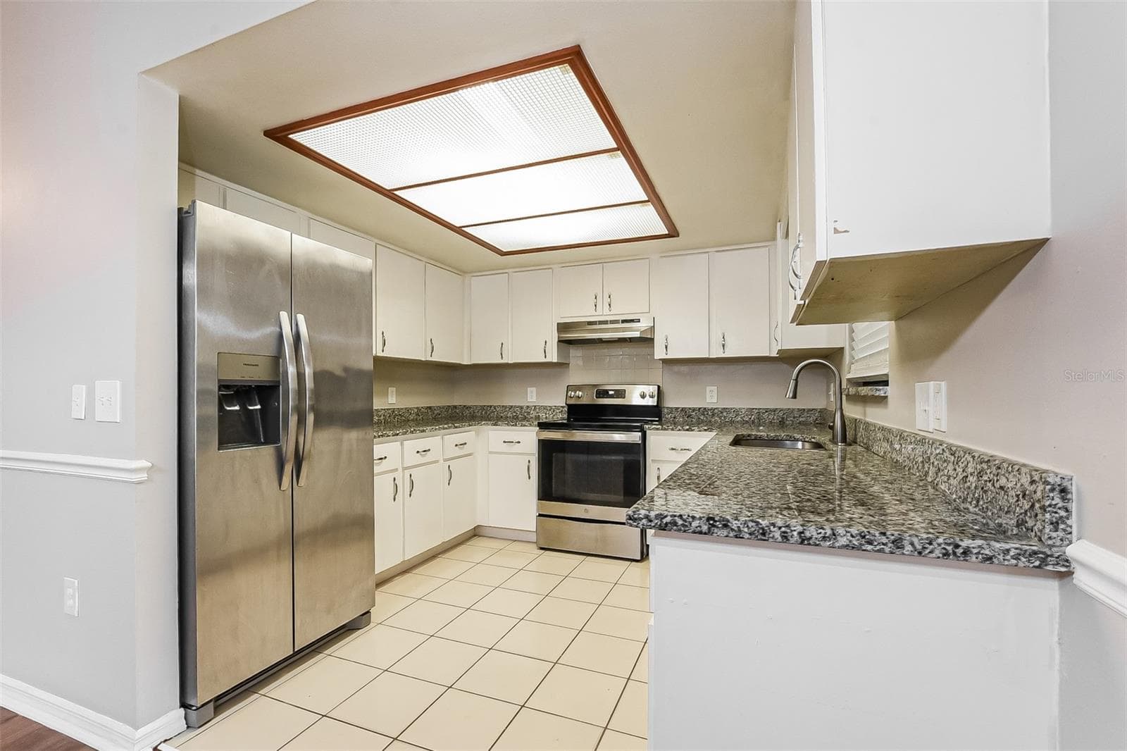 Single Family Residence at 1309 COVE PL, TAVARES, photo 7 of 20