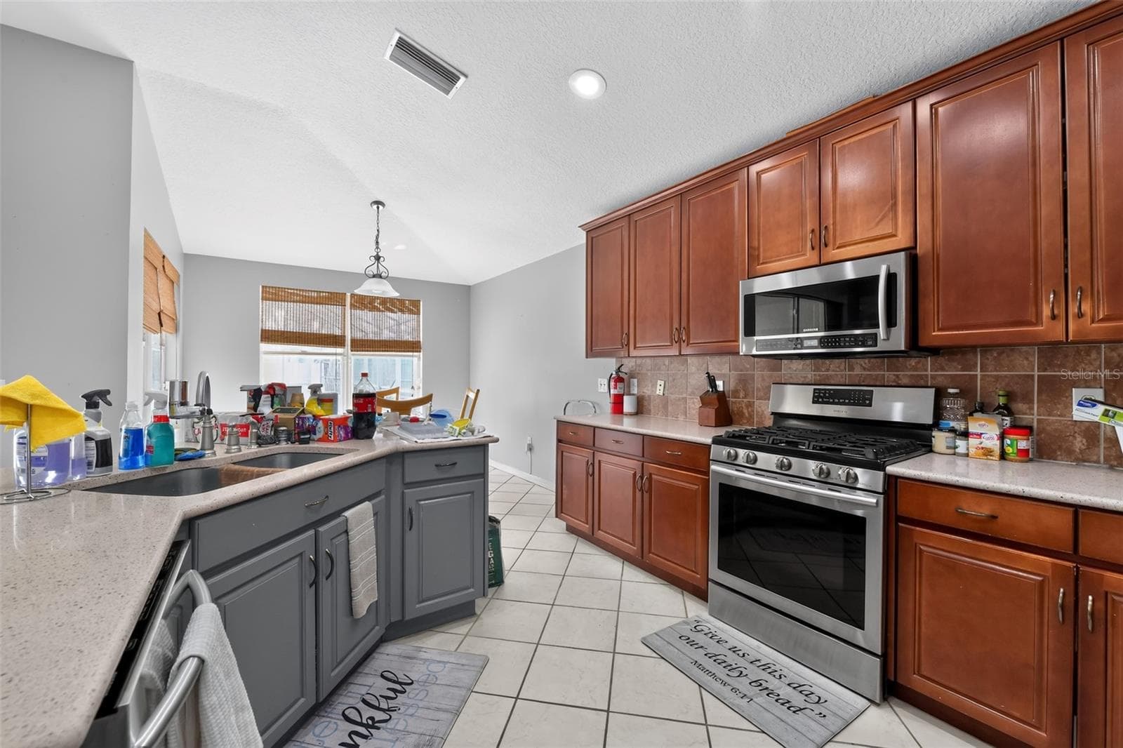 Single Family Residence at 6717 GUILFORD CREST DR, APOLLO BEACH, photo 7 of 32