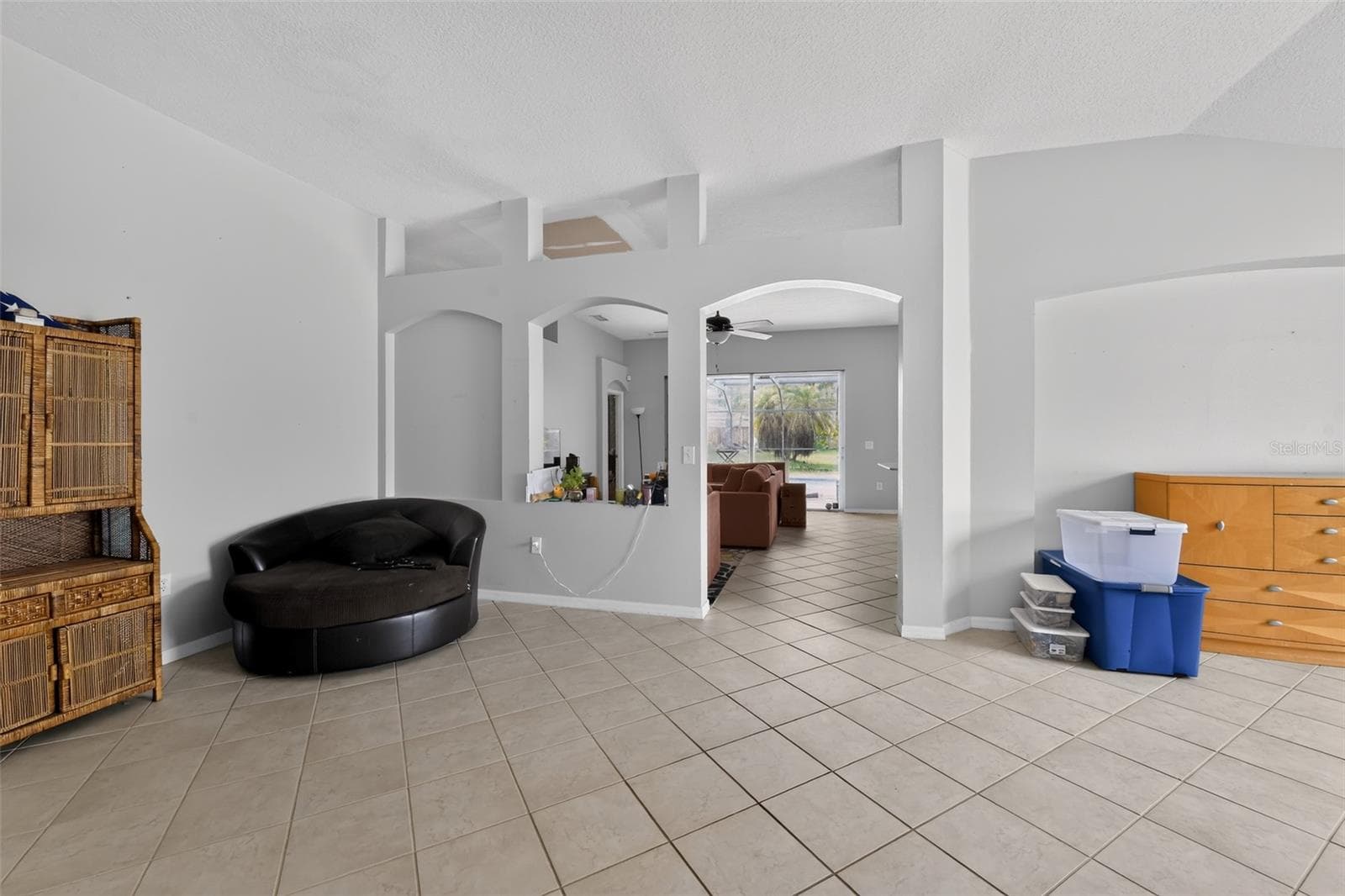 Single Family Residence at 6717 GUILFORD CREST DR, APOLLO BEACH, photo 11 of 32