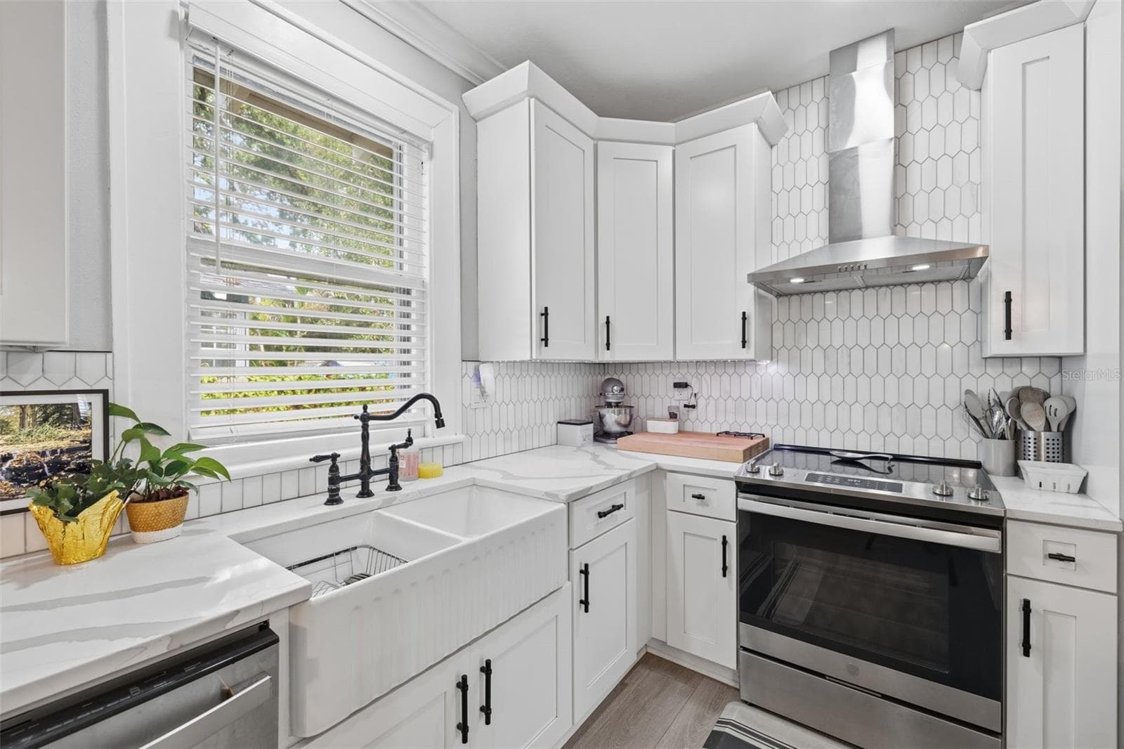 Single Family Residence at 906 E PATTERSON ST, TAMPA, photo 14 of 29