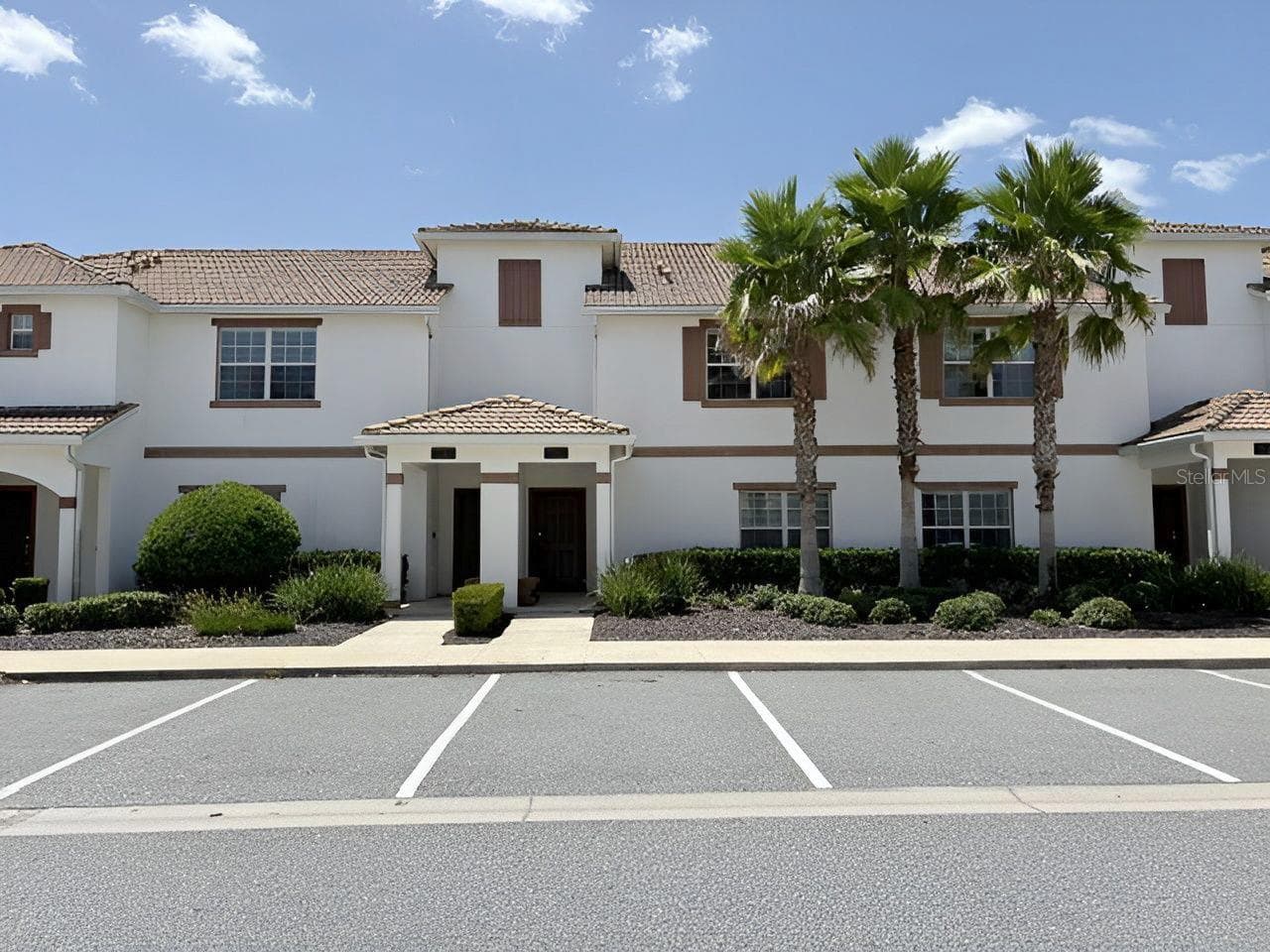 1592 MOON VALLEY DR