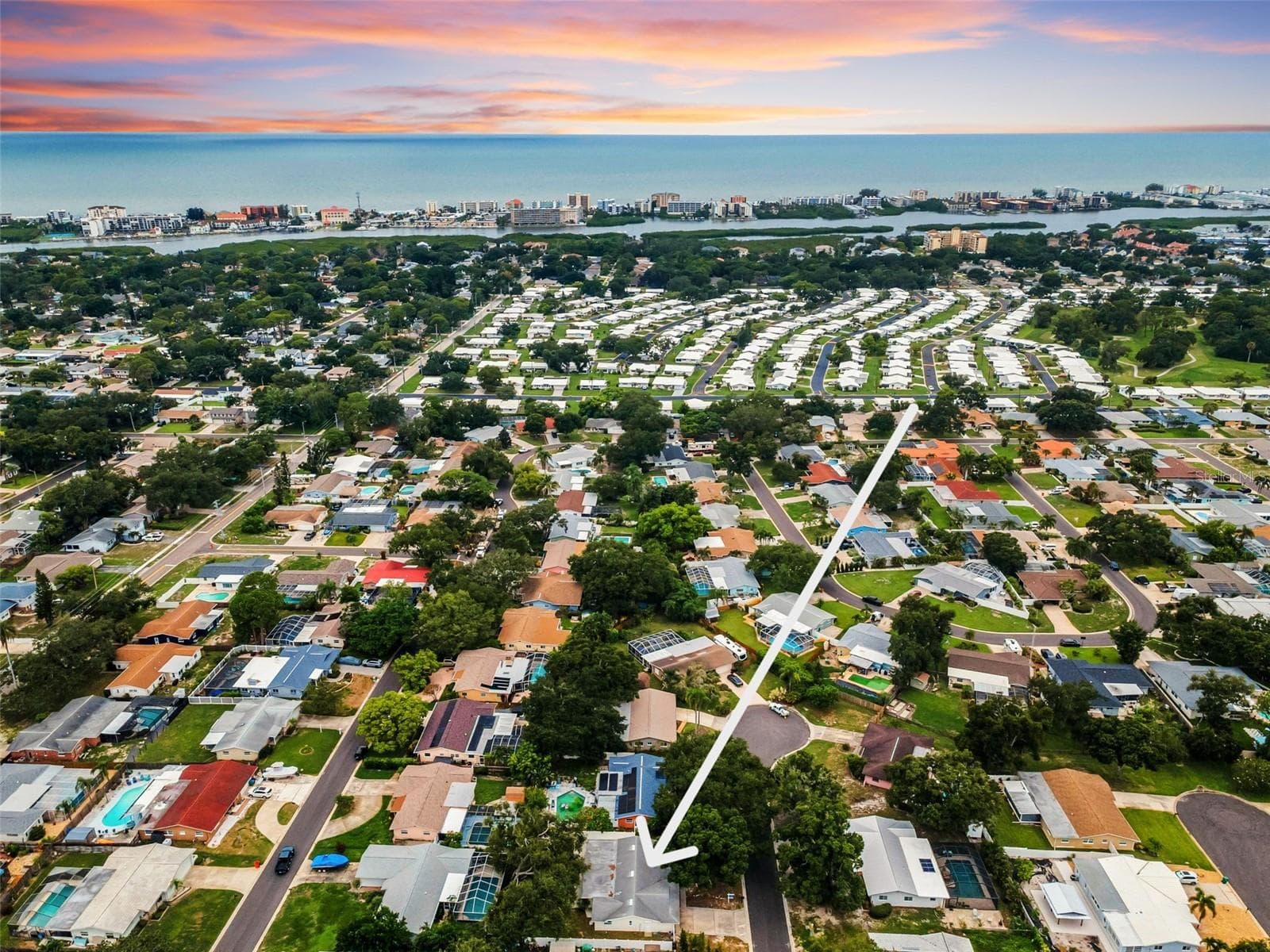 Just a short drive to the Beach! - 13760 87TH PL, SEMINOLE