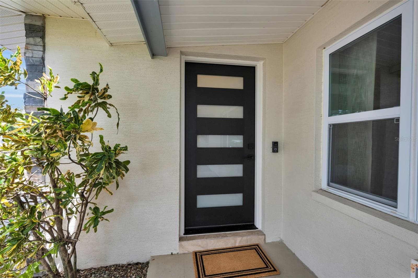 Outside entry - 13760 87TH PL, SEMINOLE