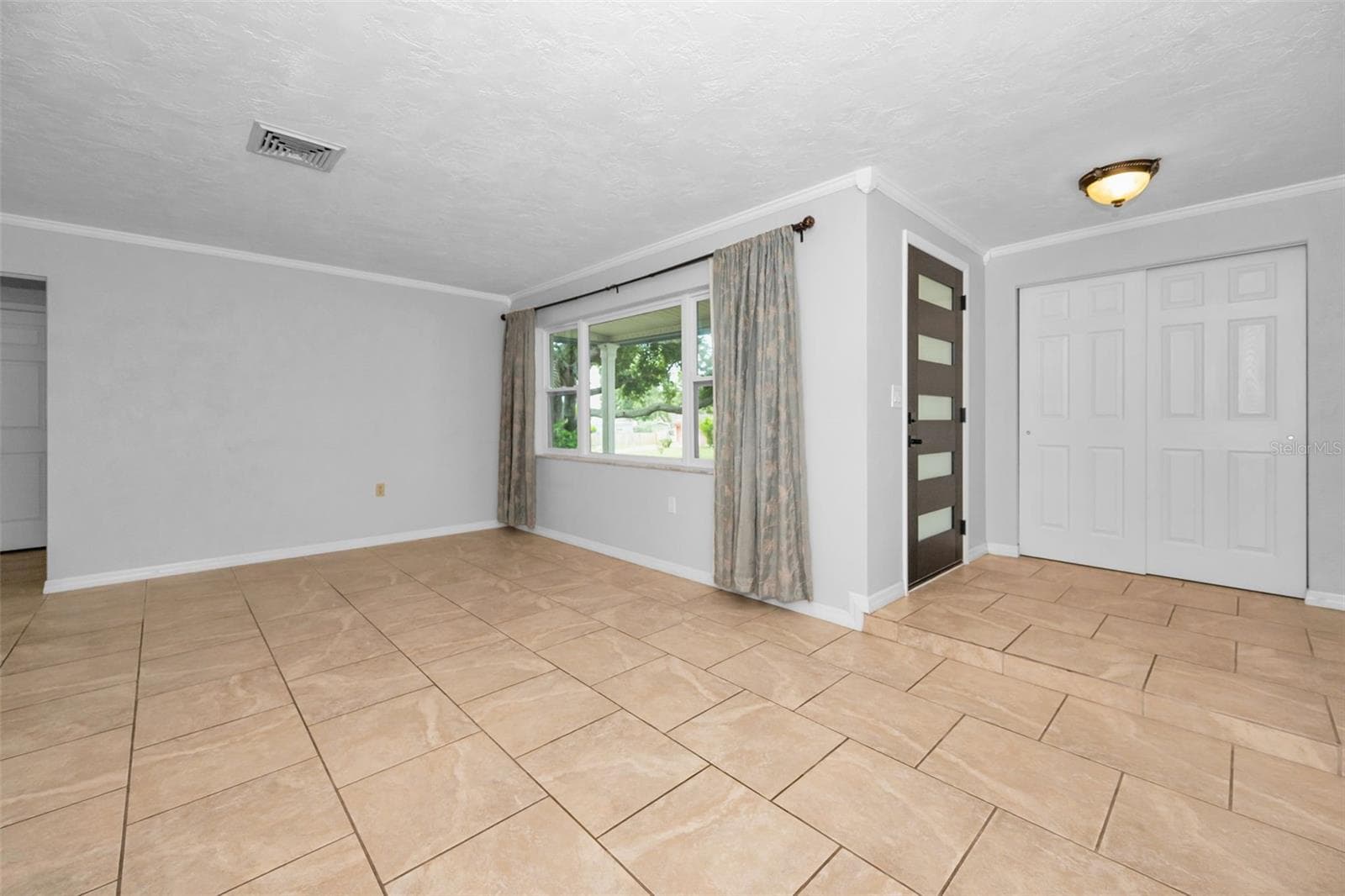 Living Room off the Entry - 13760 87TH PL, SEMINOLE
