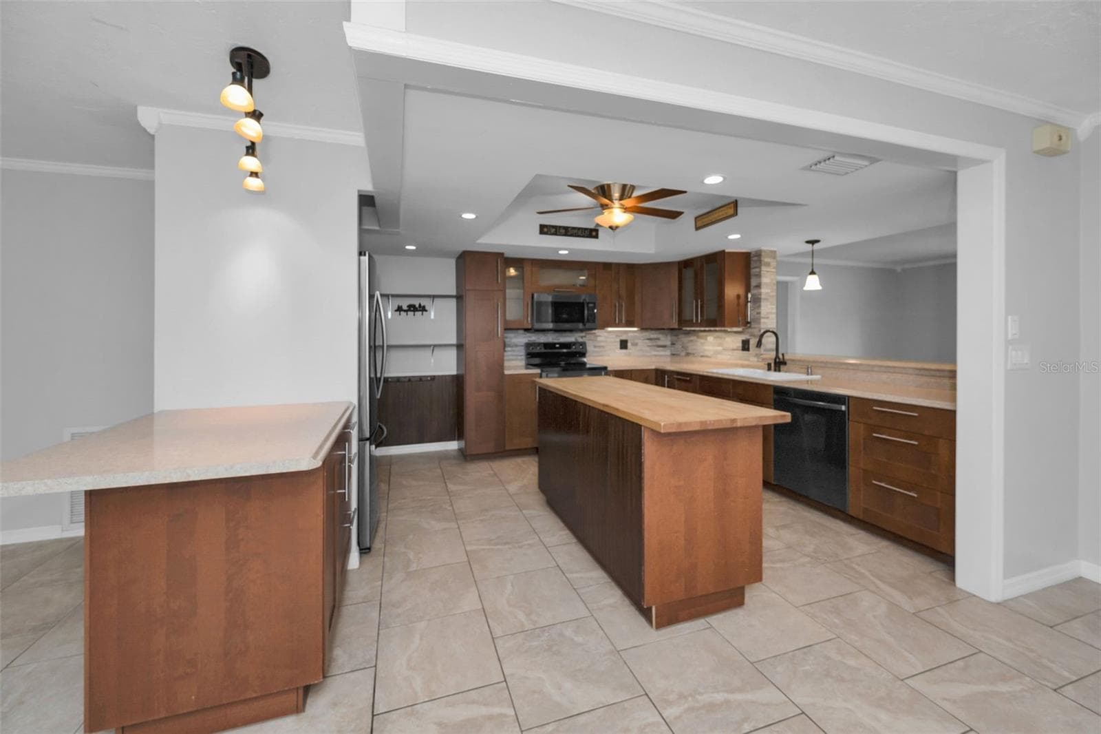 Kitchen - 13760 87TH PL, SEMINOLE