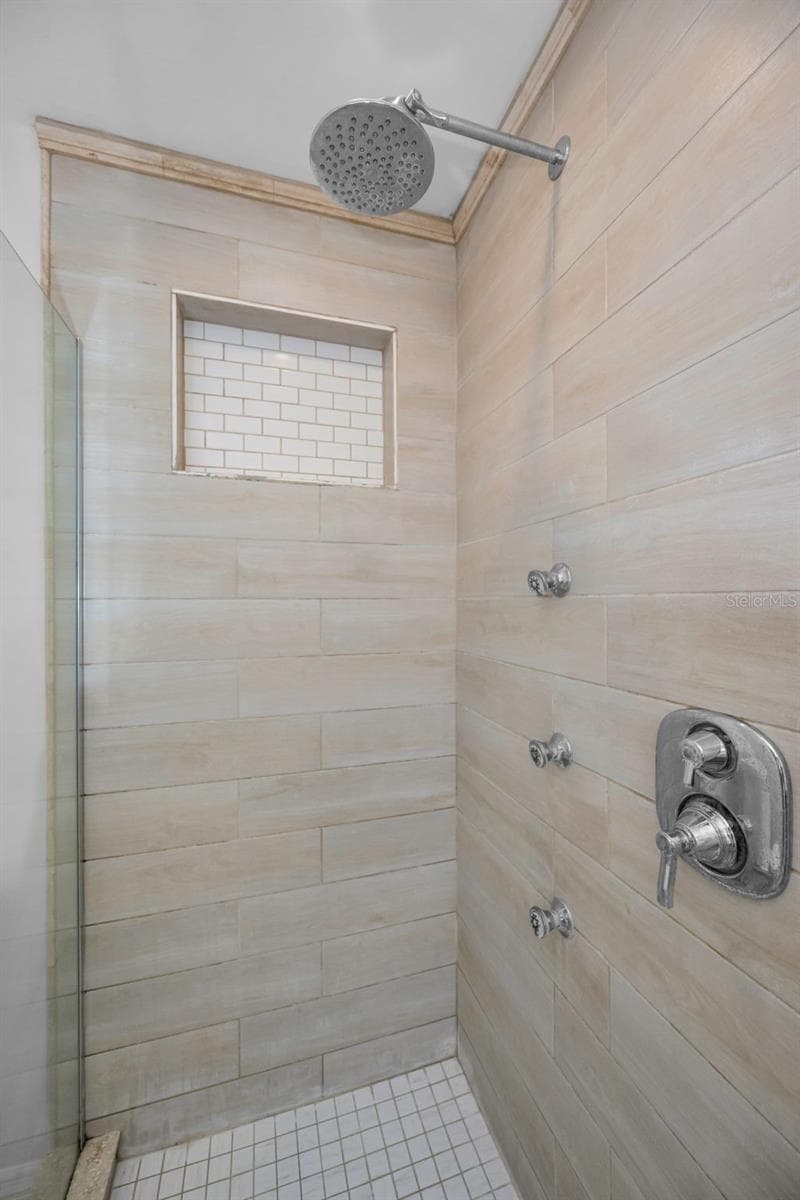 Primary Shower - 13760 87TH PL, SEMINOLE