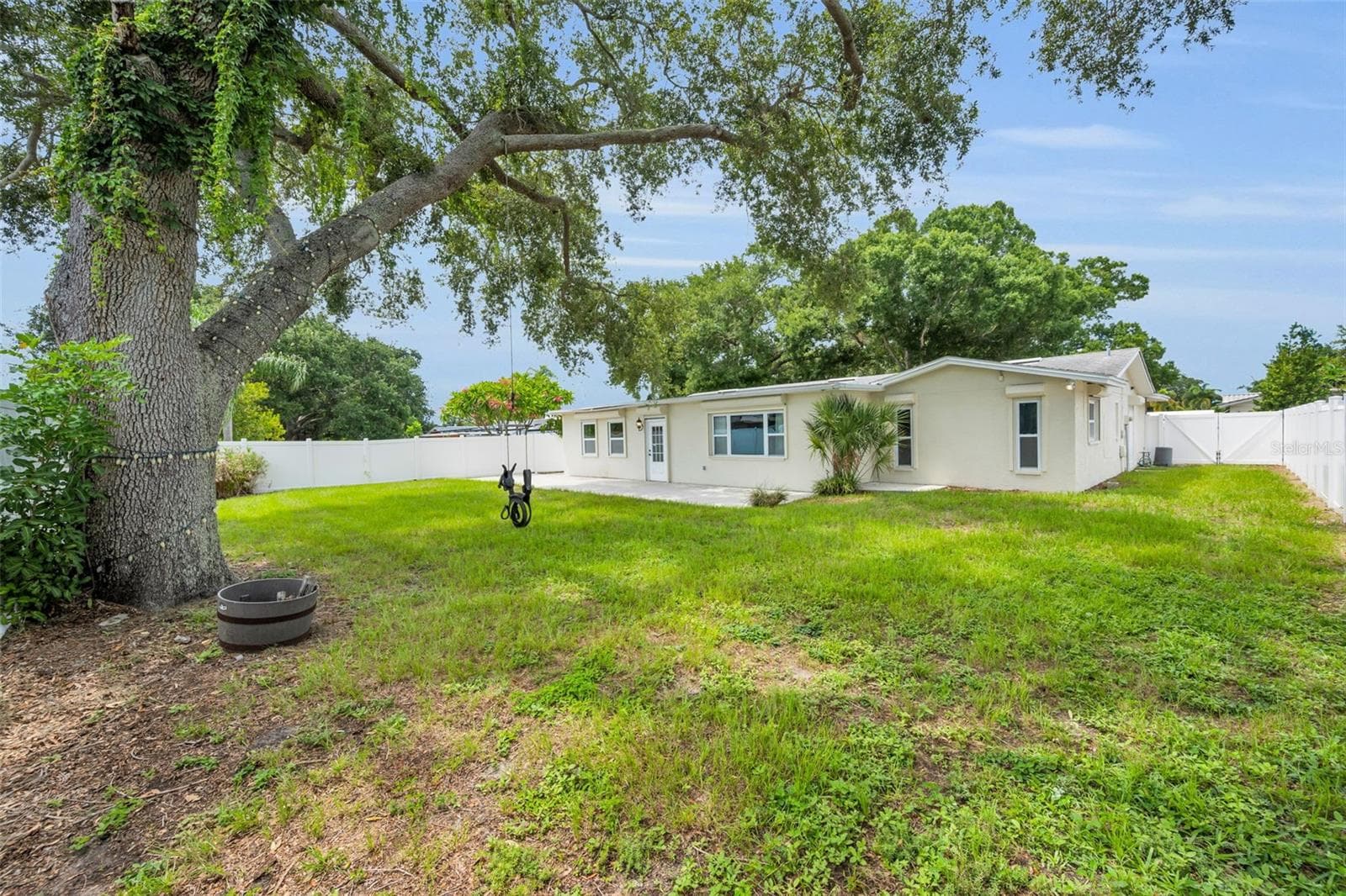 Fenced yard - 13760 87TH PL, SEMINOLE