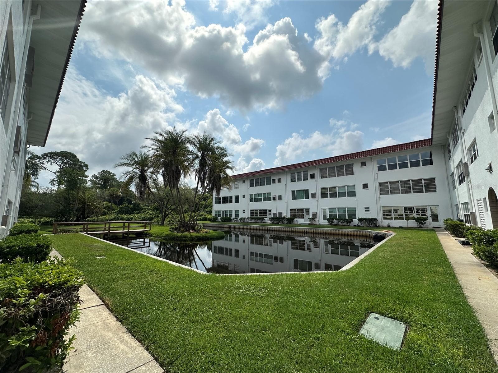 Lagoon View - 100 EL CAMINO DR #104, WINTER HAVEN