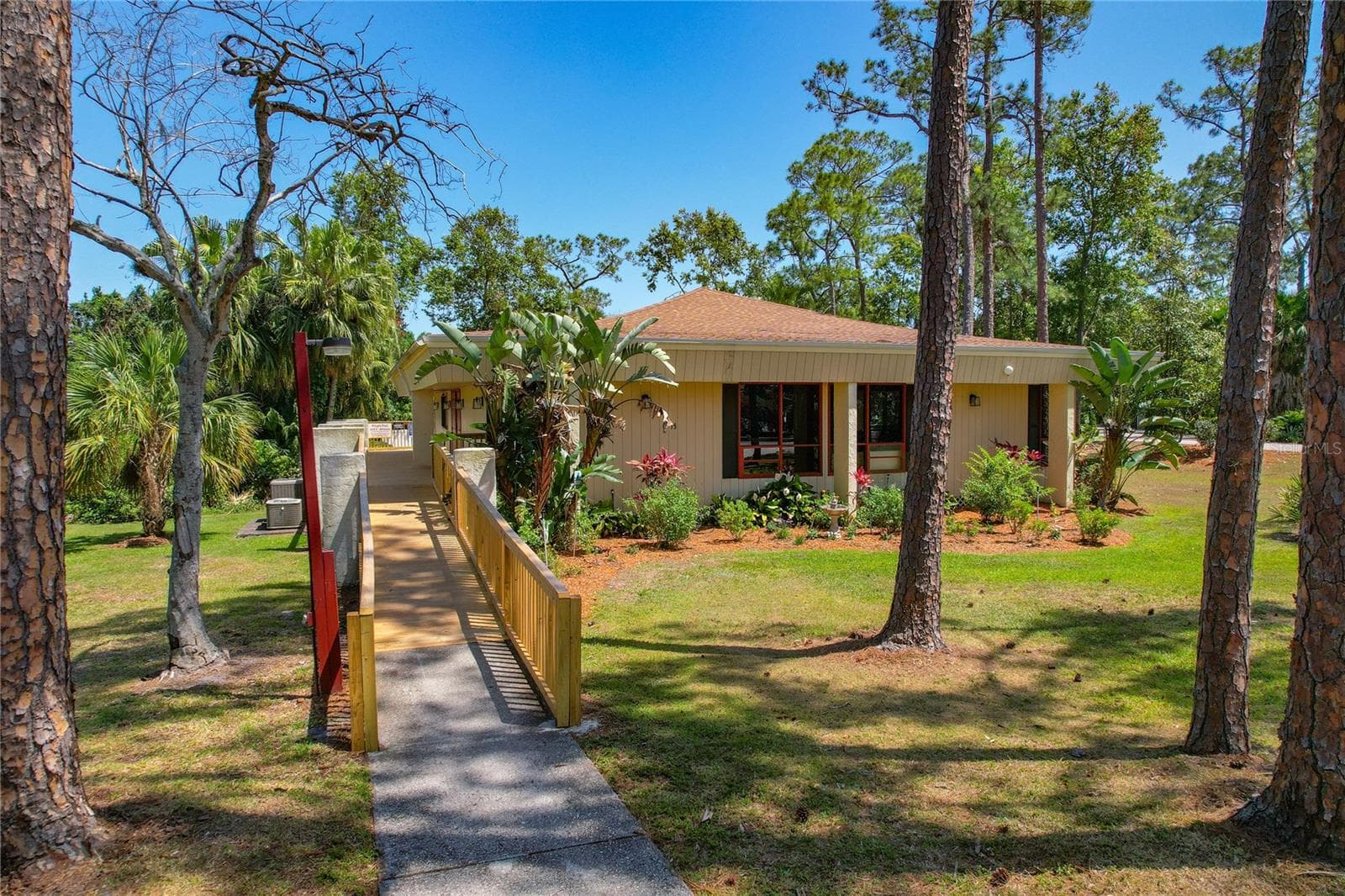 Community Pool house - 100 EL CAMINO DR #104, WINTER HAVEN