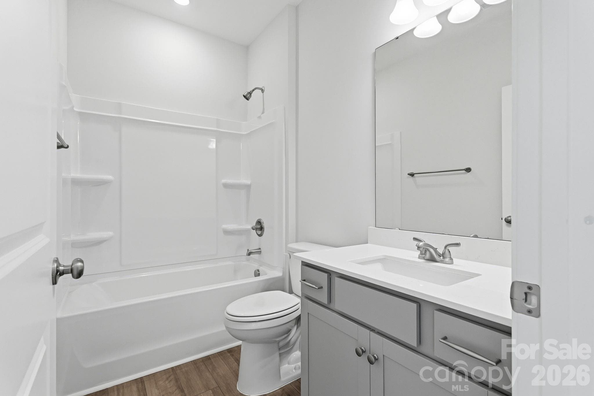 Secondary Bath - Shelby