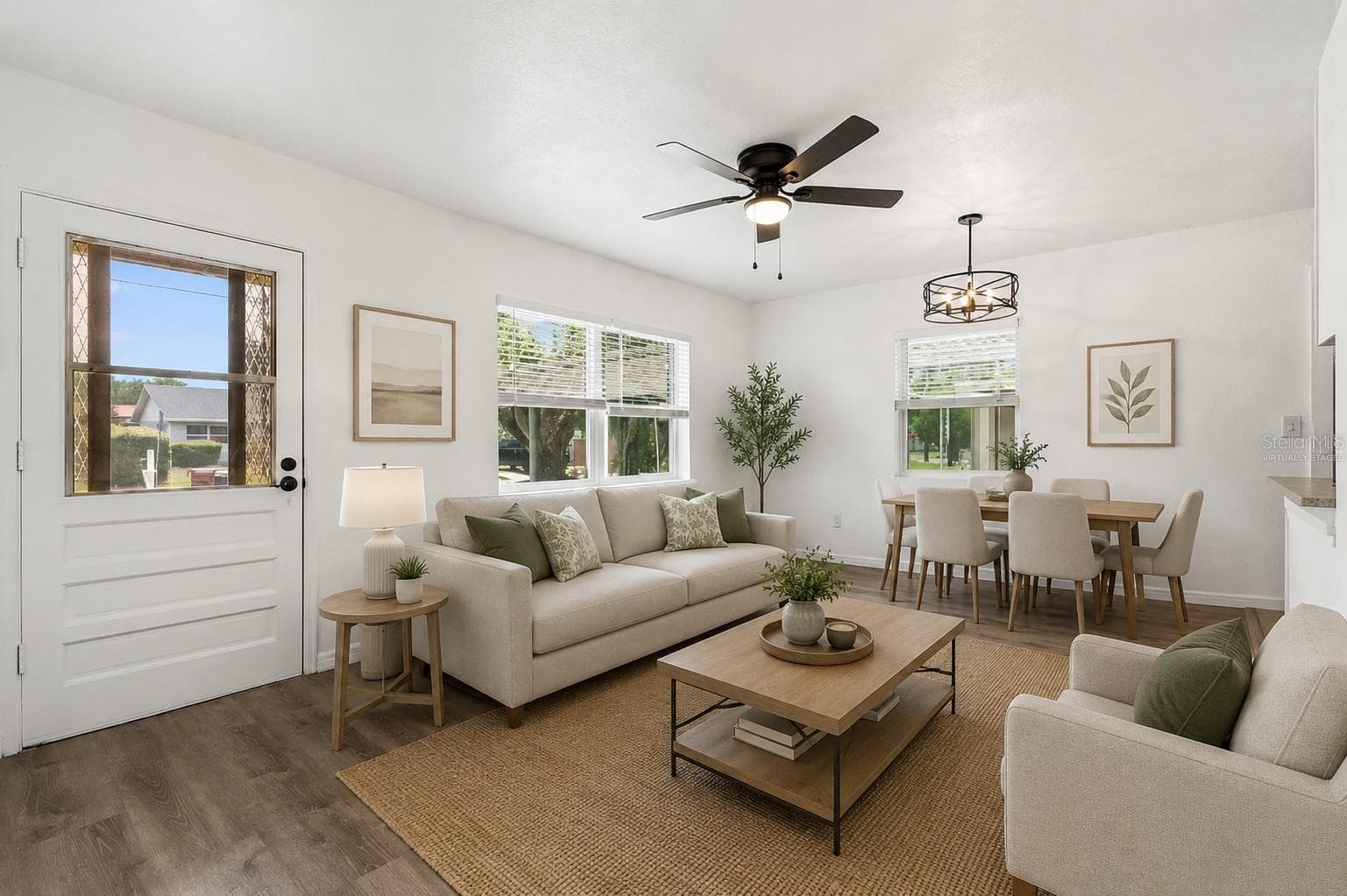 Virtually Staged - 203 PEVETTY DR, PLANT CITY
