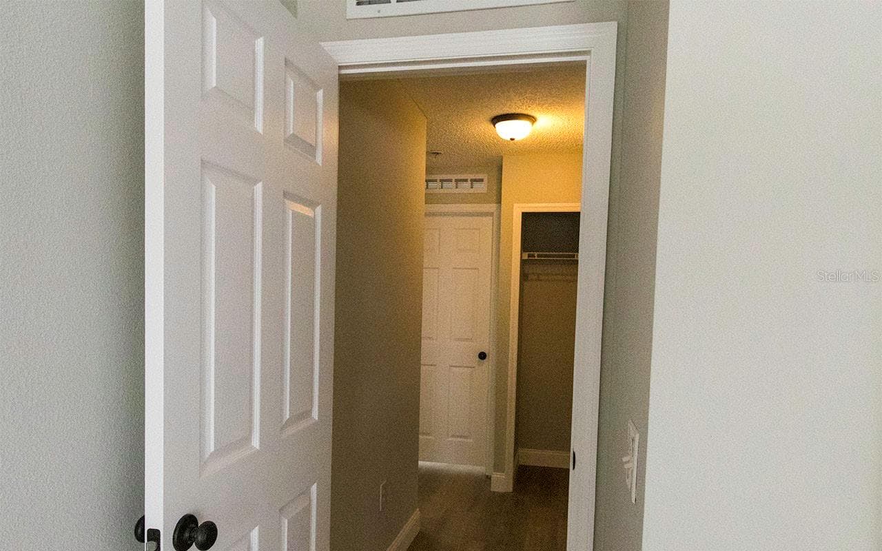 hallway - 6529 TABOGI TRL, WESLEY CHAPEL