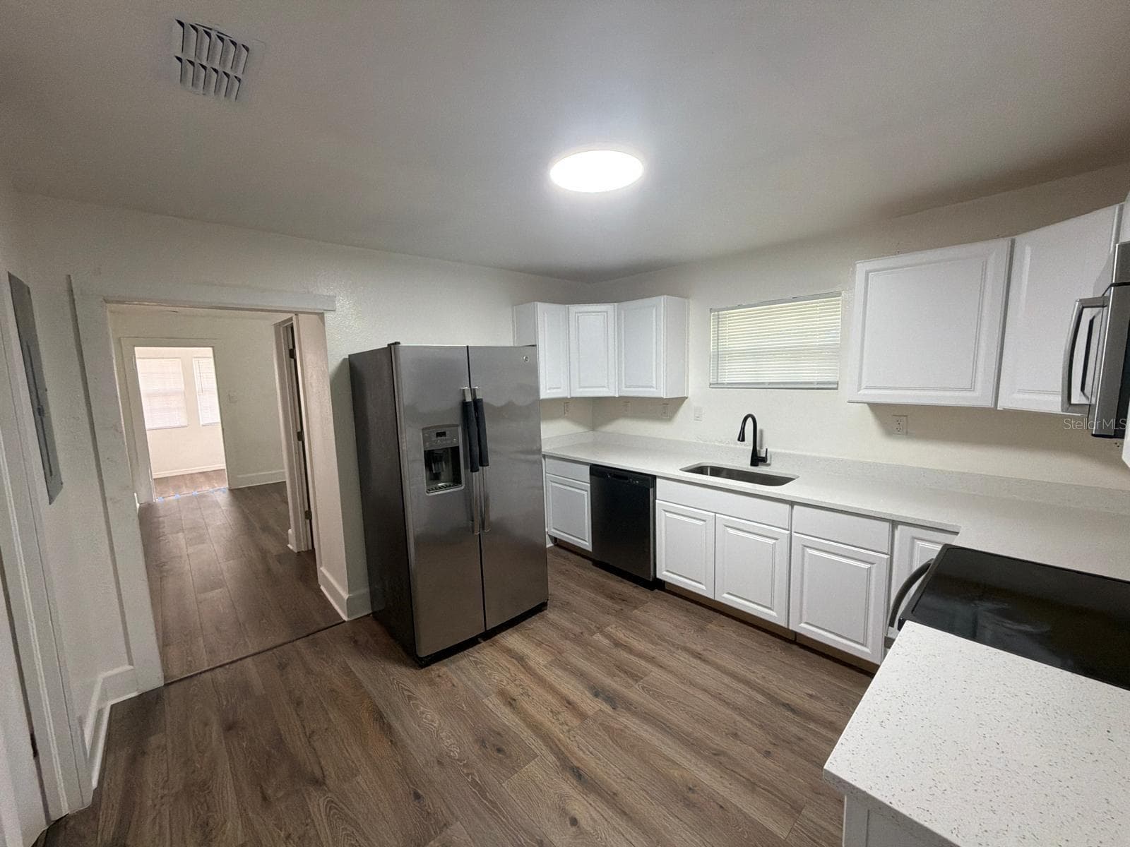 Kitchen - 233 S RHODES ST, MOUNT DORA