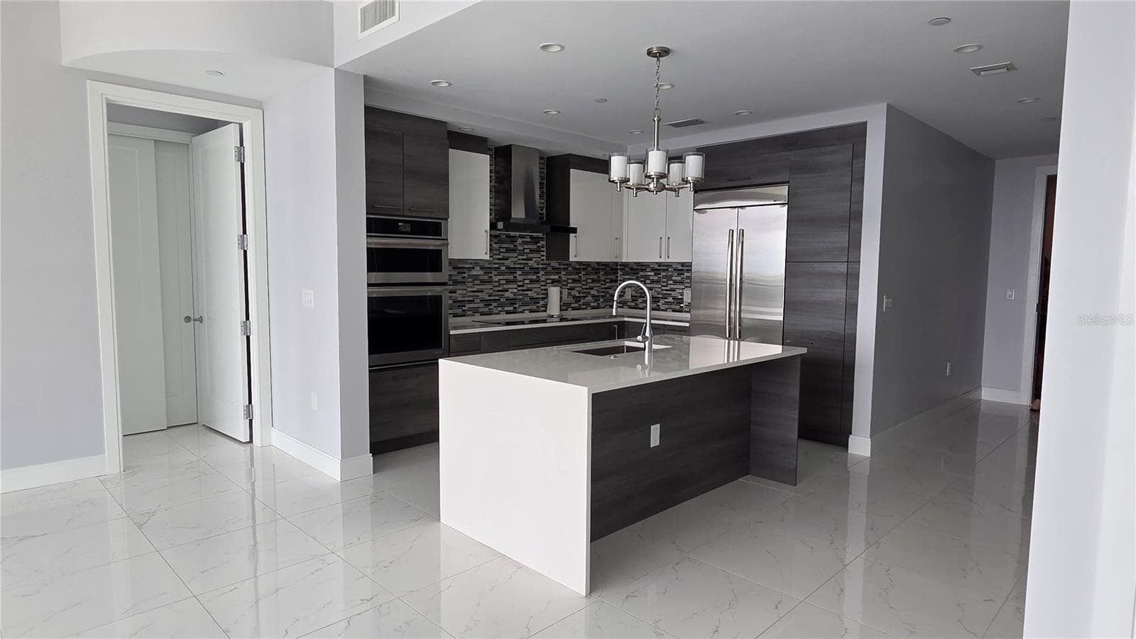 kitchen - 100 1ST AVE N #2406, ST PETERSBURG