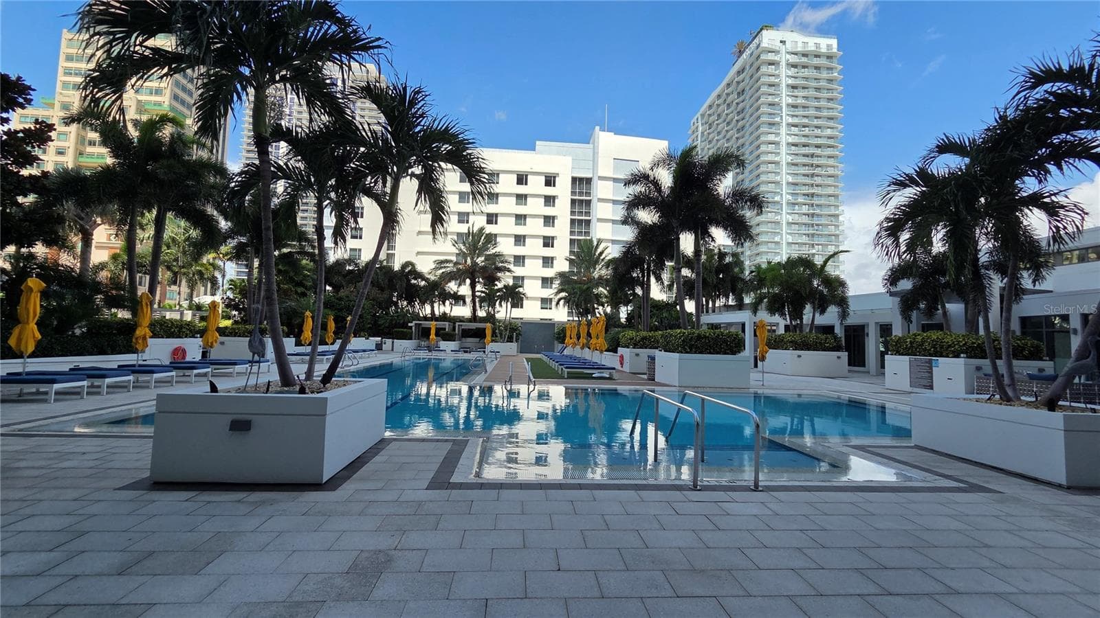 pool - 100 1ST AVE N #2406, ST PETERSBURG