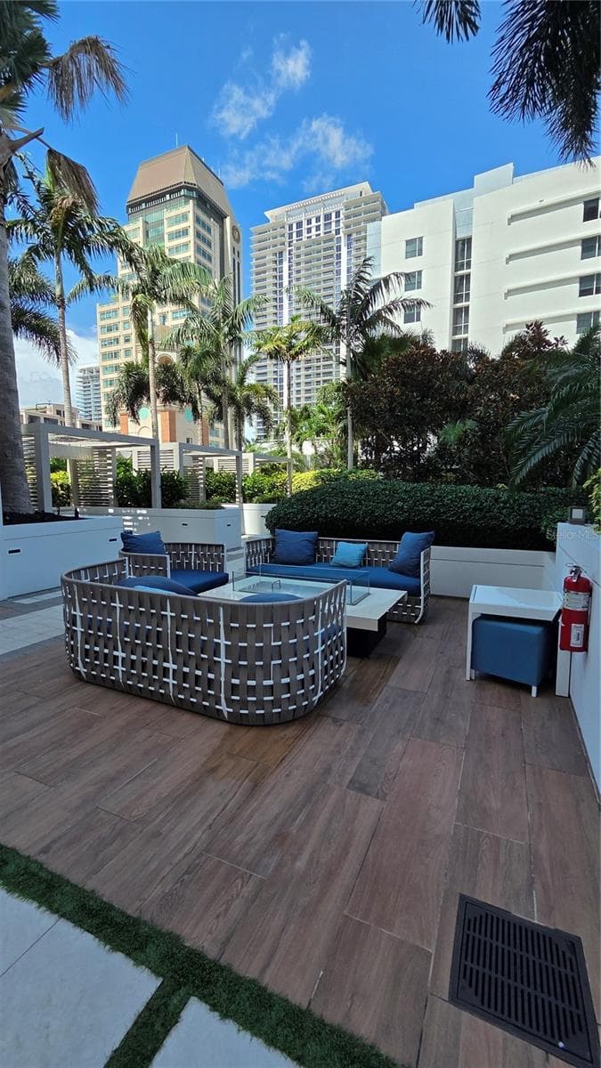 pool lounge area - 100 1ST AVE N #2406, ST PETERSBURG