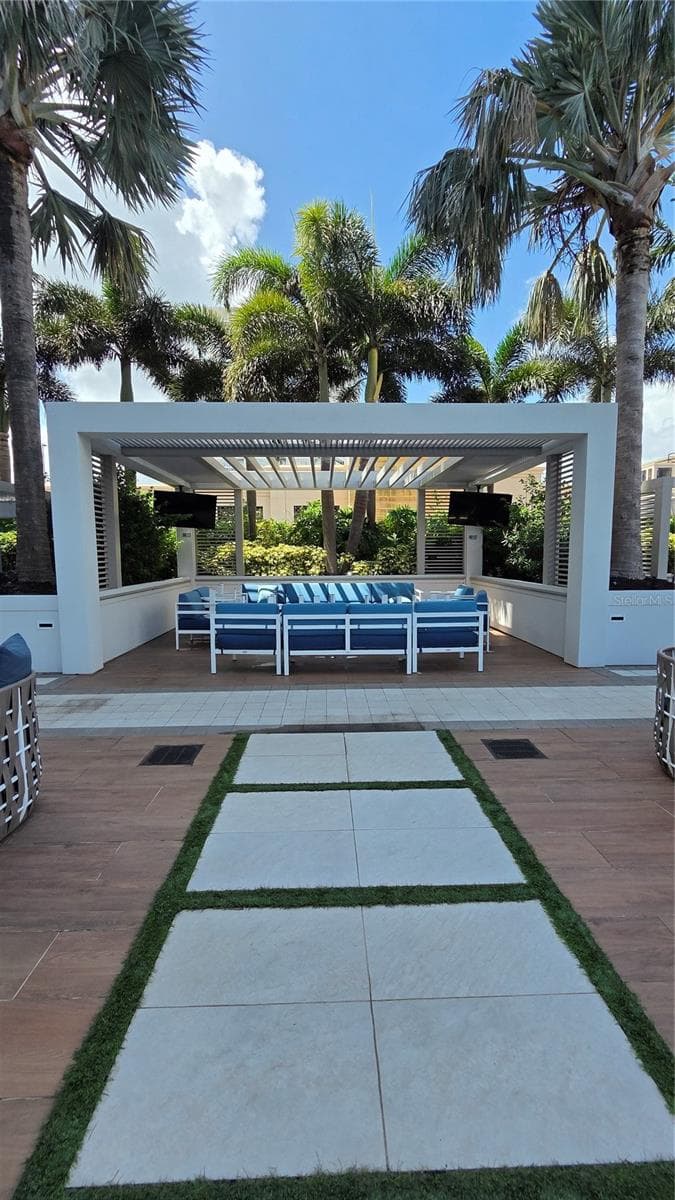 pool area - 100 1ST AVE N #2406, ST PETERSBURG
