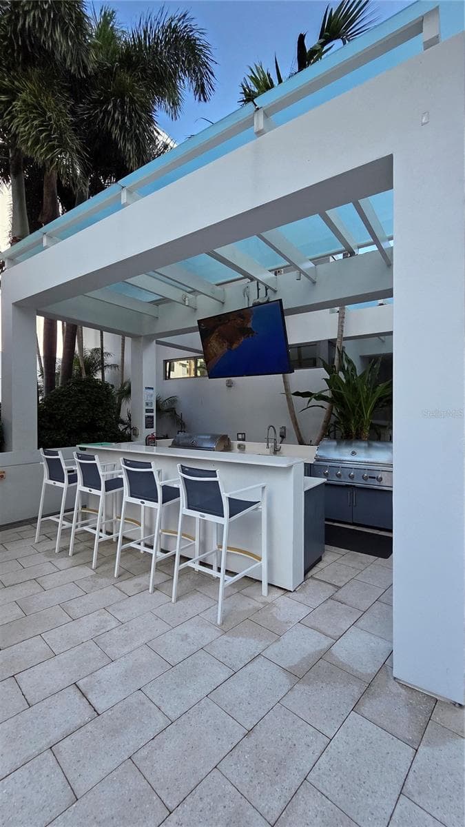 outdoor bar and grill area - 100 1ST AVE N #2406, ST PETERSBURG