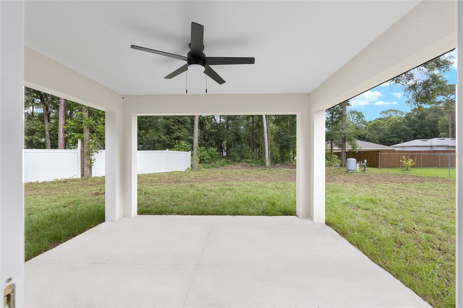 Rear Covered Patio - 5861 NW 64TH ST, OCALA
