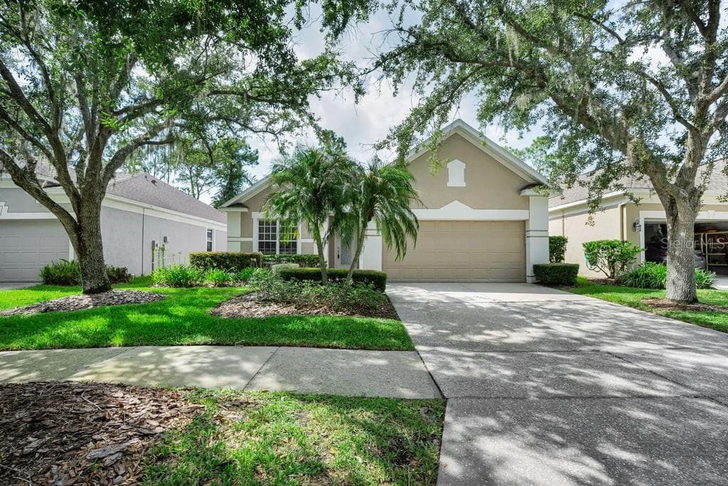 Single Family Residence at 18104 HAMDEN PARK WAY, TAMPA, photo 2 of 29