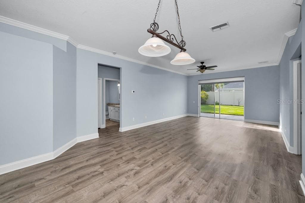 Single Family Residence at 18104 HAMDEN PARK WAY, TAMPA, photo 7 of 29