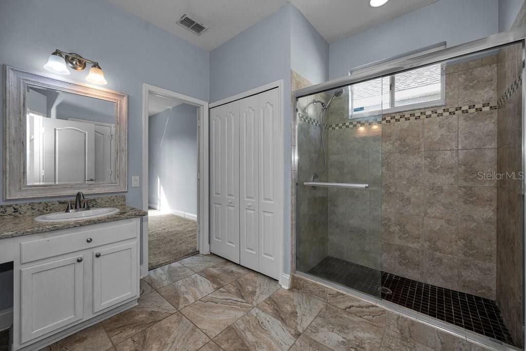 Single Family Residence at 18104 HAMDEN PARK WAY, TAMPA, photo 18 of 29