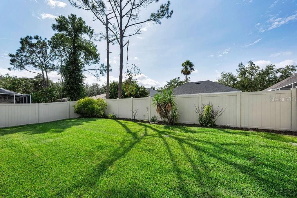 Single Family Residence at 18104 HAMDEN PARK WAY, TAMPA, photo 27 of 29