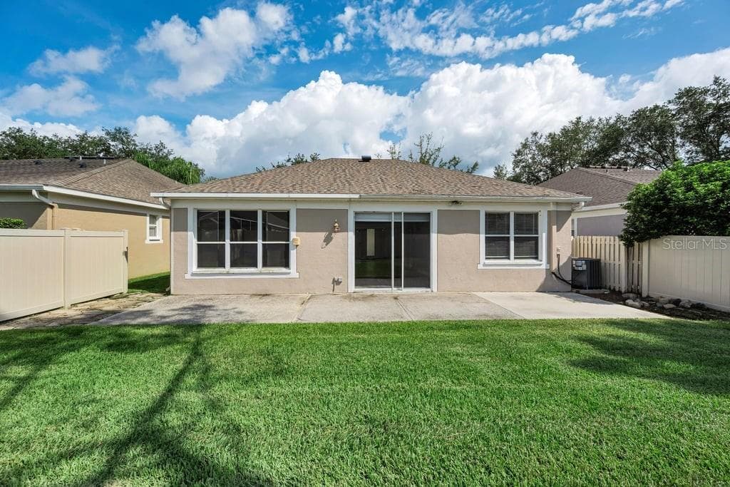 Single Family Residence at 18104 HAMDEN PARK WAY, TAMPA, photo 28 of 29