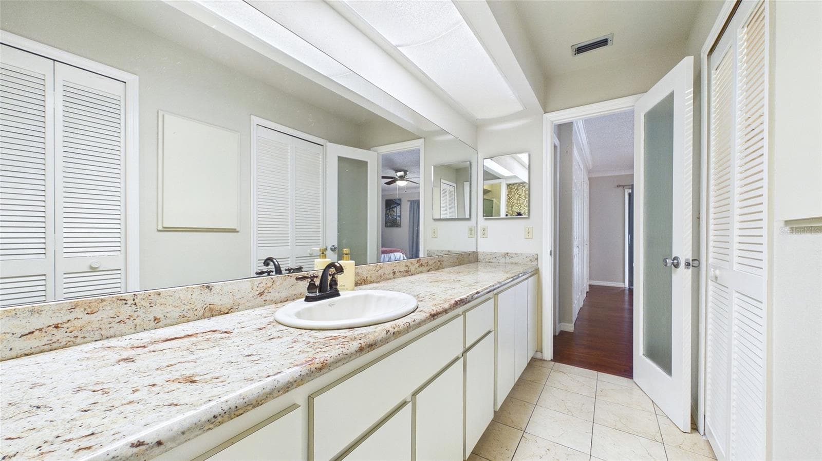 Townhouse at 2122 TARPON LANDINGS DR, TARPON SPRINGS, photo 22 of 47
