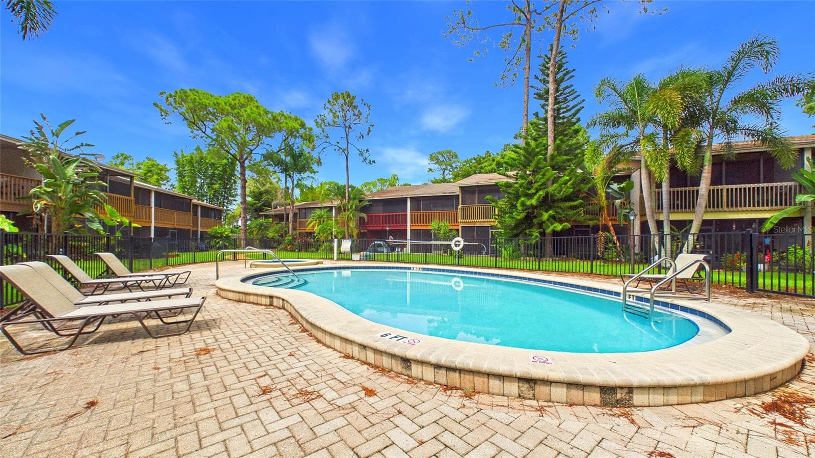 Townhouse at 2122 TARPON LANDINGS DR, TARPON SPRINGS, photo 39 of 47
