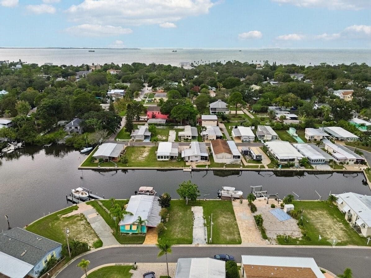 102 SCHOONER DR #102