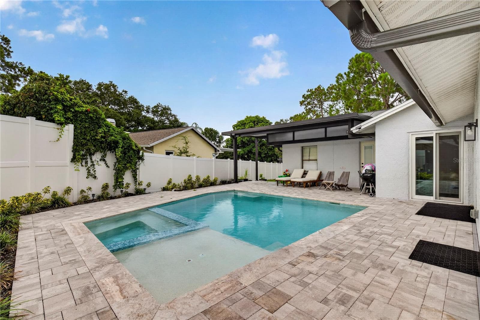 Single Family Residence at 3775 SPRINGHILL CIR, PALM HARBOR, photo 2 of 28