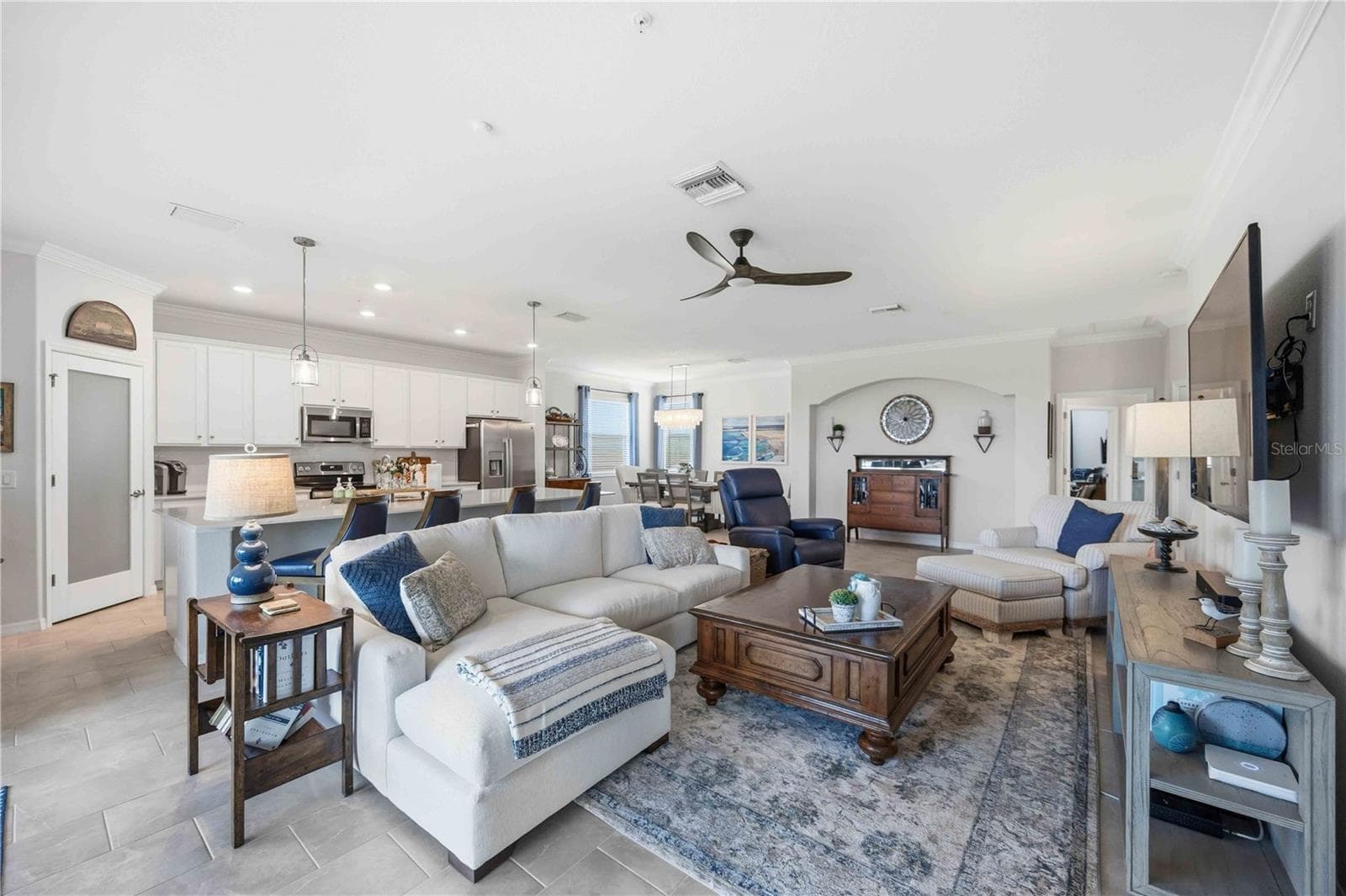 More than 2200 sq ft of fabulous living.  Complete with all appliances, and easy living overlooking a beautiful lake - this home comes with two golf memberships to the newly designed Fry Straka course . - 10821 TARFLOWER DR #202, VENICE