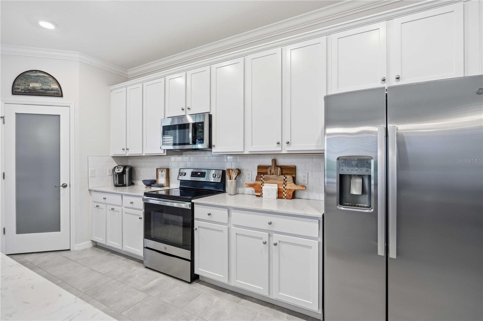 A large/stunning kitchen to serve family and guests alike. - 10821 TARFLOWER DR #202, VENICE