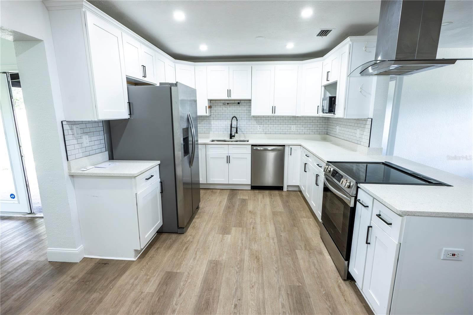 Kitchen - 4104 W WISCONSIN AVE, TAMPA